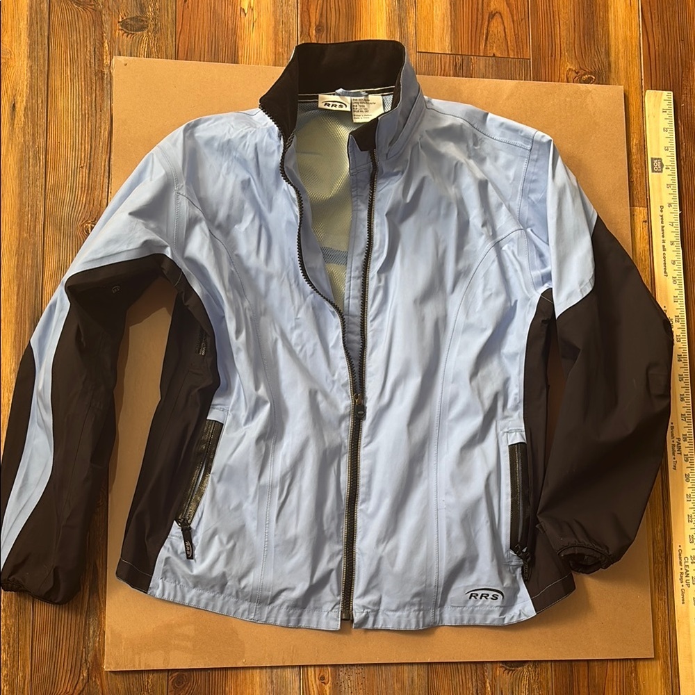 Road Runner RRS soft Blue and Black Jacket Sz Medium